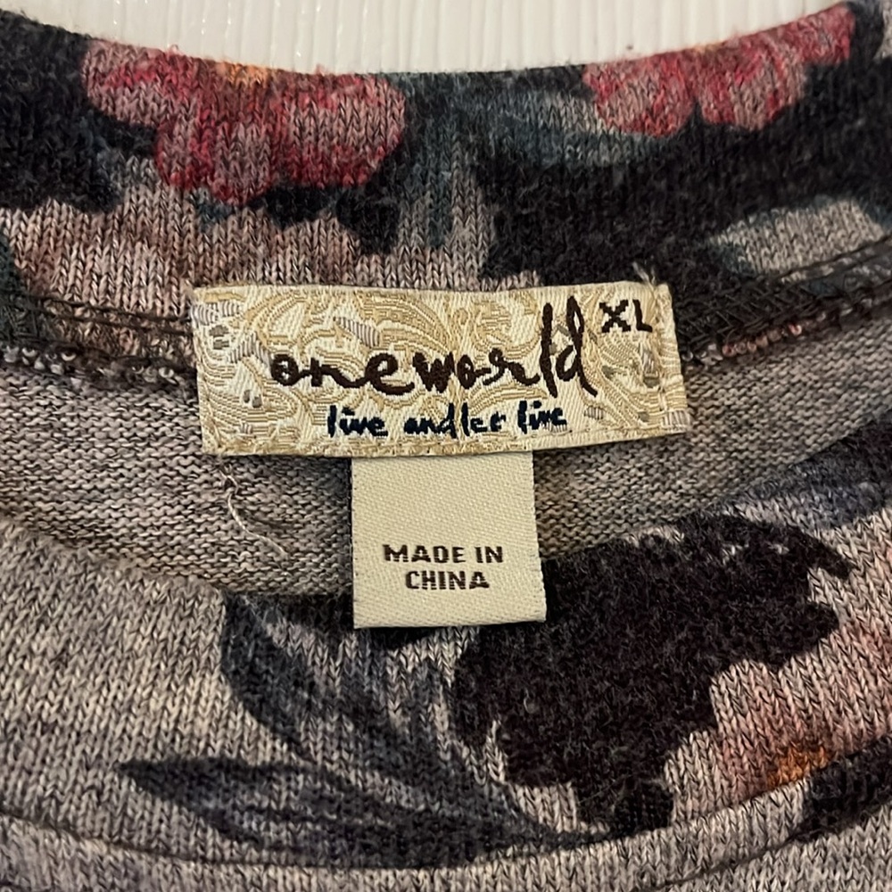 One World Shirt. Size XL - Picture 2 of 8